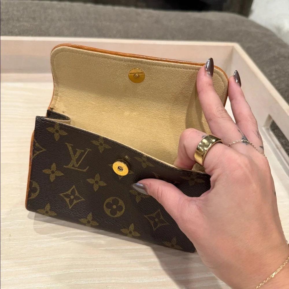 Louis Vuitton Florentine Belt Bag - Picture 4 of 12